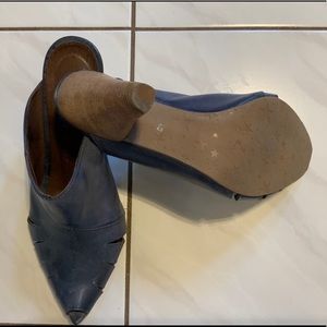 Chanii B - Blue Size 40 Ladies Leather Heels. EUC